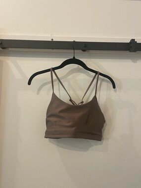 ALO Yoga Airlift Intrigue Bra : Mushroom (SOLD OUT)